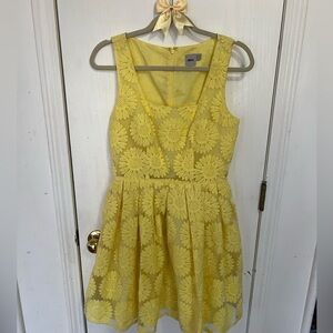 ASOS Bright Yellow Embroidered Daisies fit & flare sleeveless Dress, 6 (us), EUC
